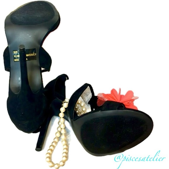 Qupid Ara-107 Black Suede Strappy Stilettos with Red Floral Detail, Size 5.5 - Picture 13 of 16